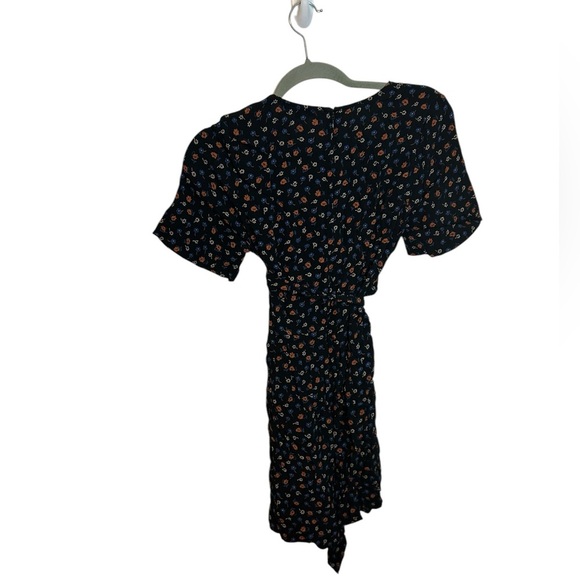 Madewell Wrap Front Romper in Prairie Posies - Picture 5 of 9